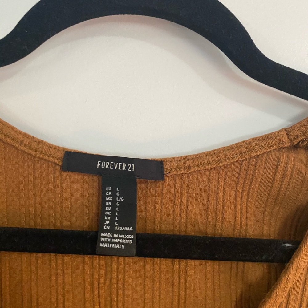 NWOT F21 Long Sleeve Top - Picture 2 of 3